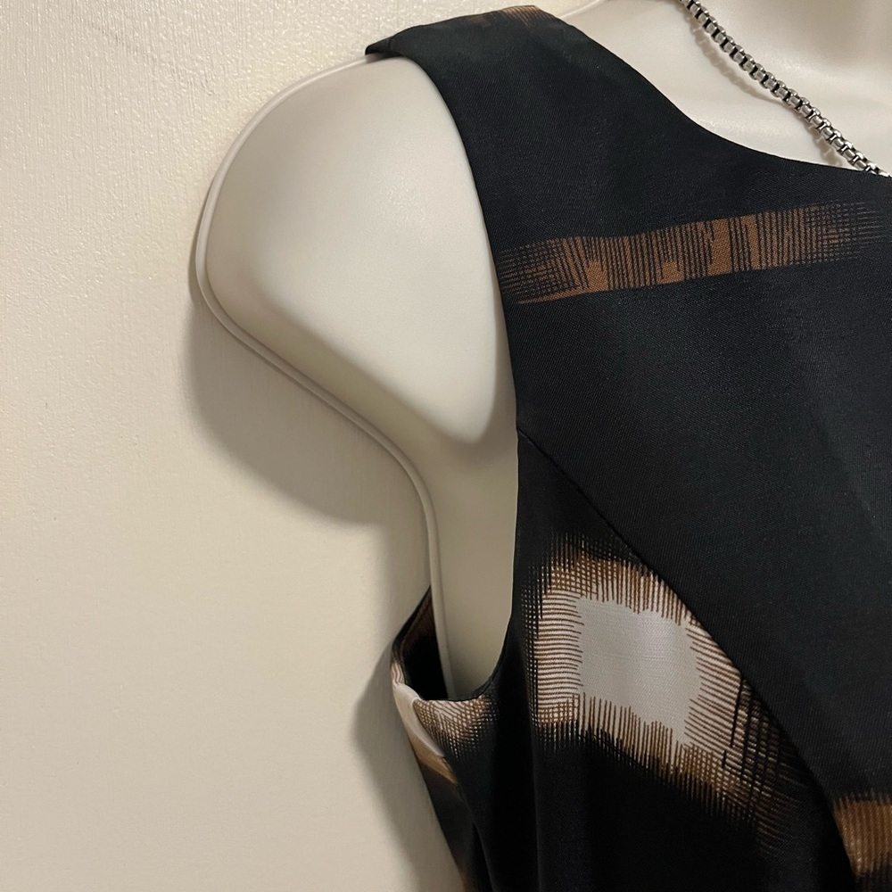 Elegant Brown and Black Sleeveless Dress - Picture 3 of 5